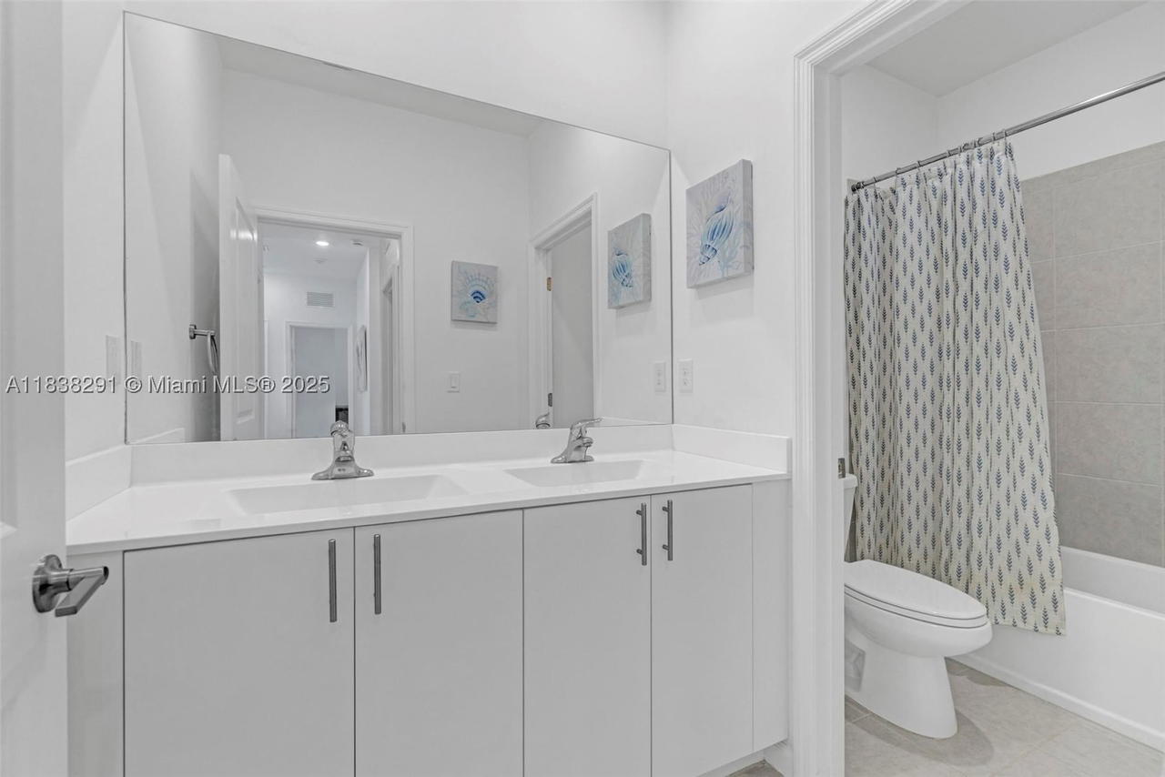 Real estate property located at 14864 163rd Ter, Miami-dade, Kings Grove, Miami, FL