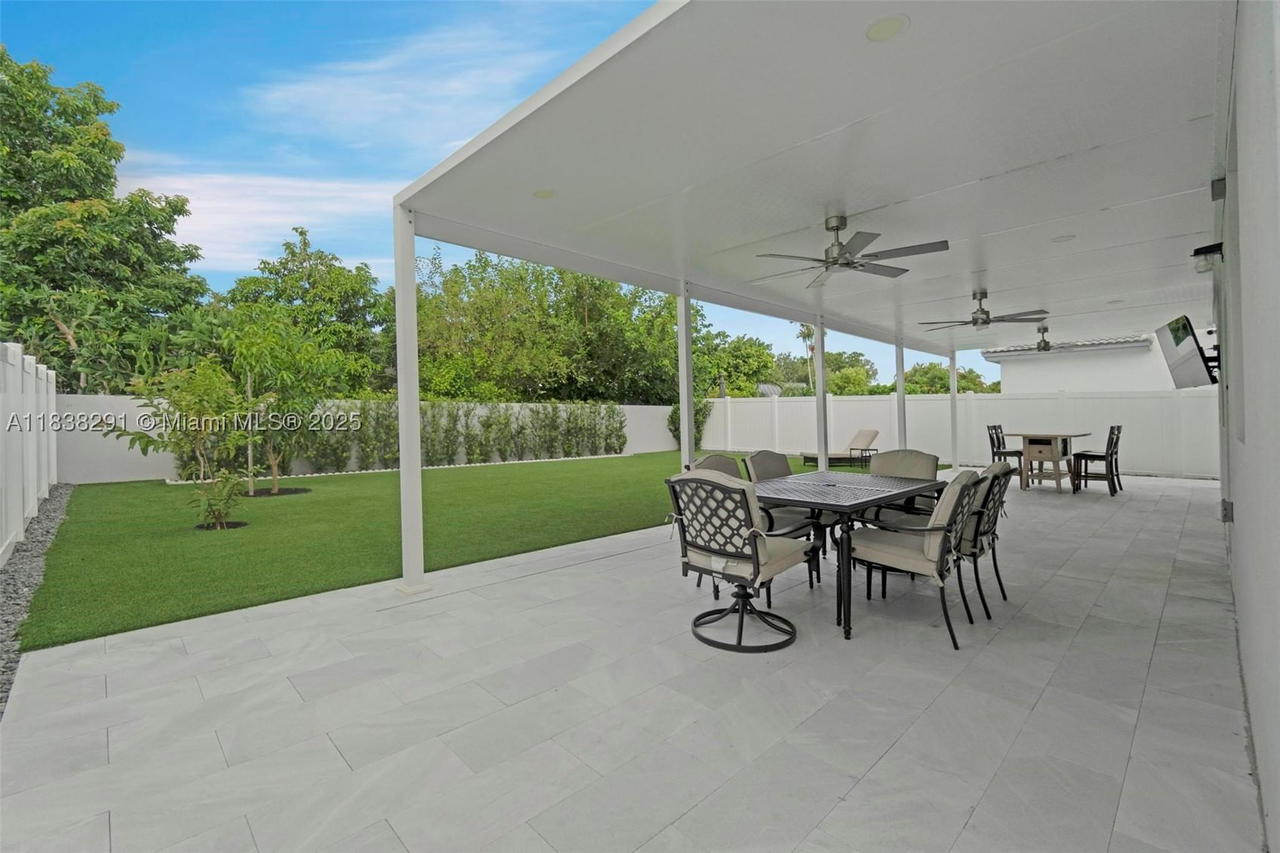 Real estate property located at 14864 163rd Ter, Miami-dade, Kings Grove, Miami, FL
