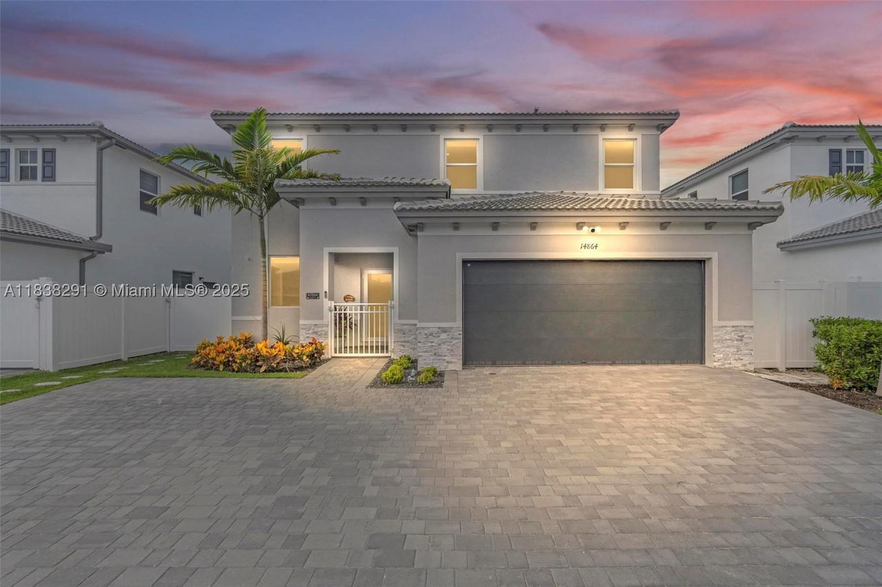 Real estate property located at 14864 163rd Ter, Miami-dade, Kings Grove, Miami, FL