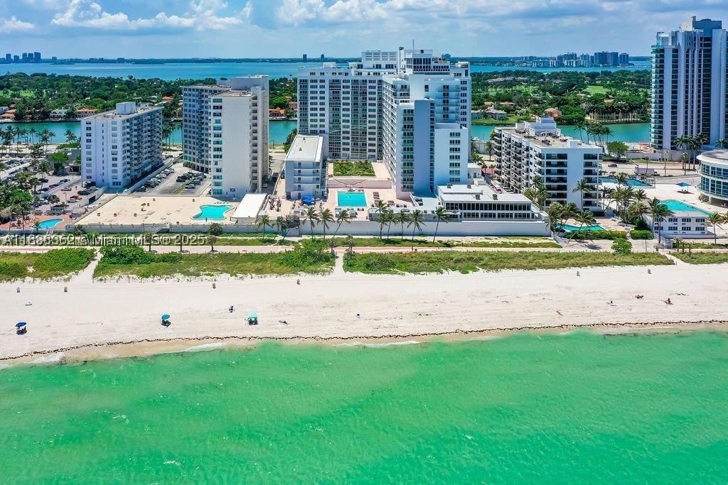 Real estate property located at 5401 Collins Ave #514, Miami-dade, The Carriage House Condo, Miami Beach, FL