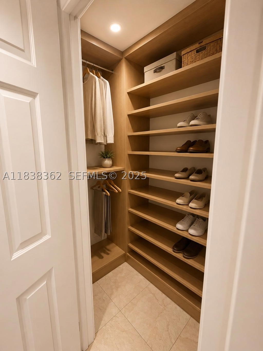 Real estate property located at 5401 Collins Ave #514, Miami-dade, The Carriage House Condo, Miami Beach, FL