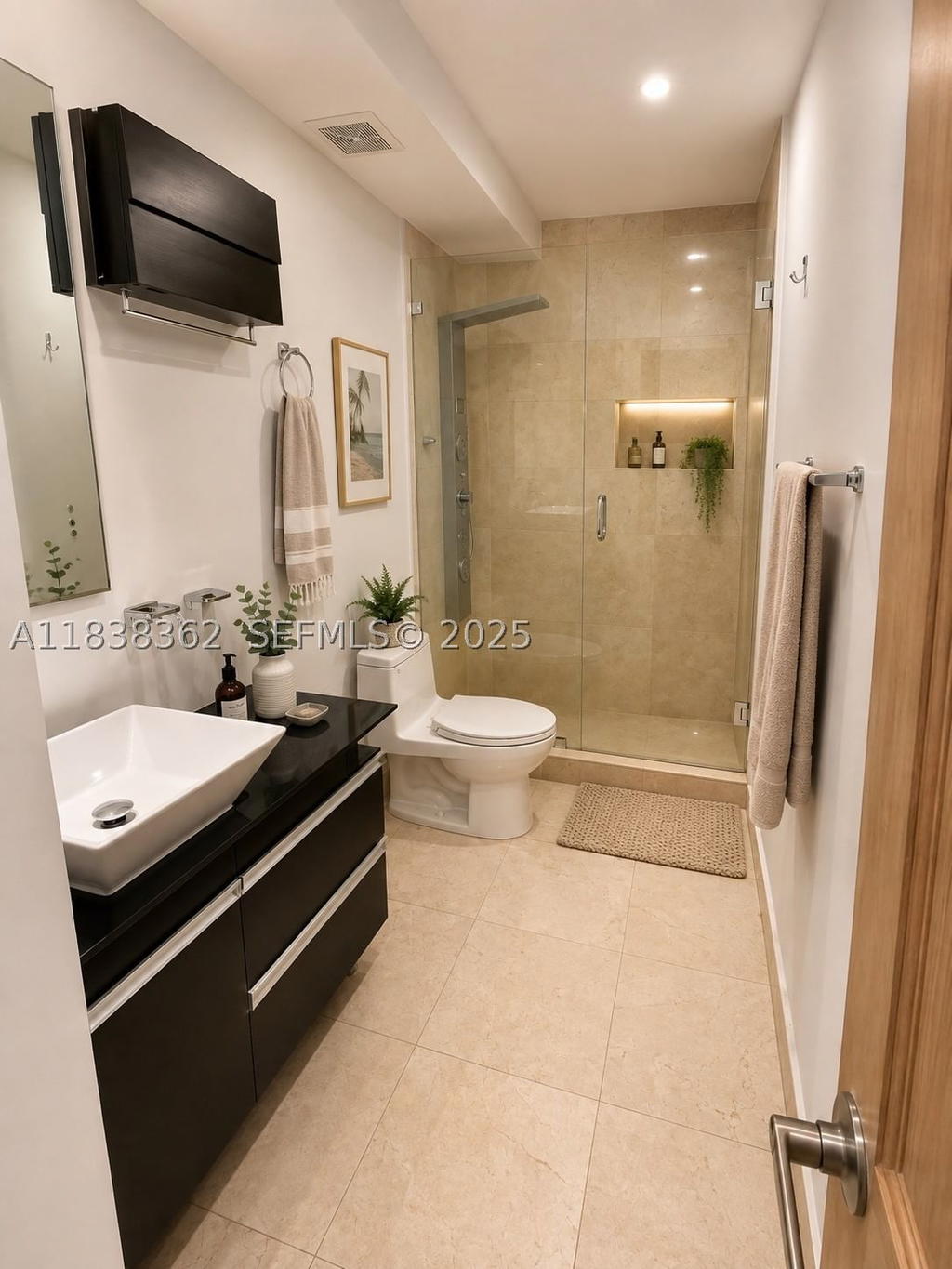 Real estate property located at 5401 Collins Ave #514, Miami-dade, The Carriage House Condo, Miami Beach, FL