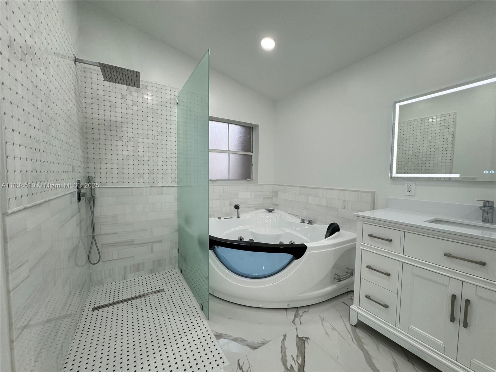 Real estate property located at 1470 Sweetbay Way, Broward, West Lake Village, Hollywood, FL