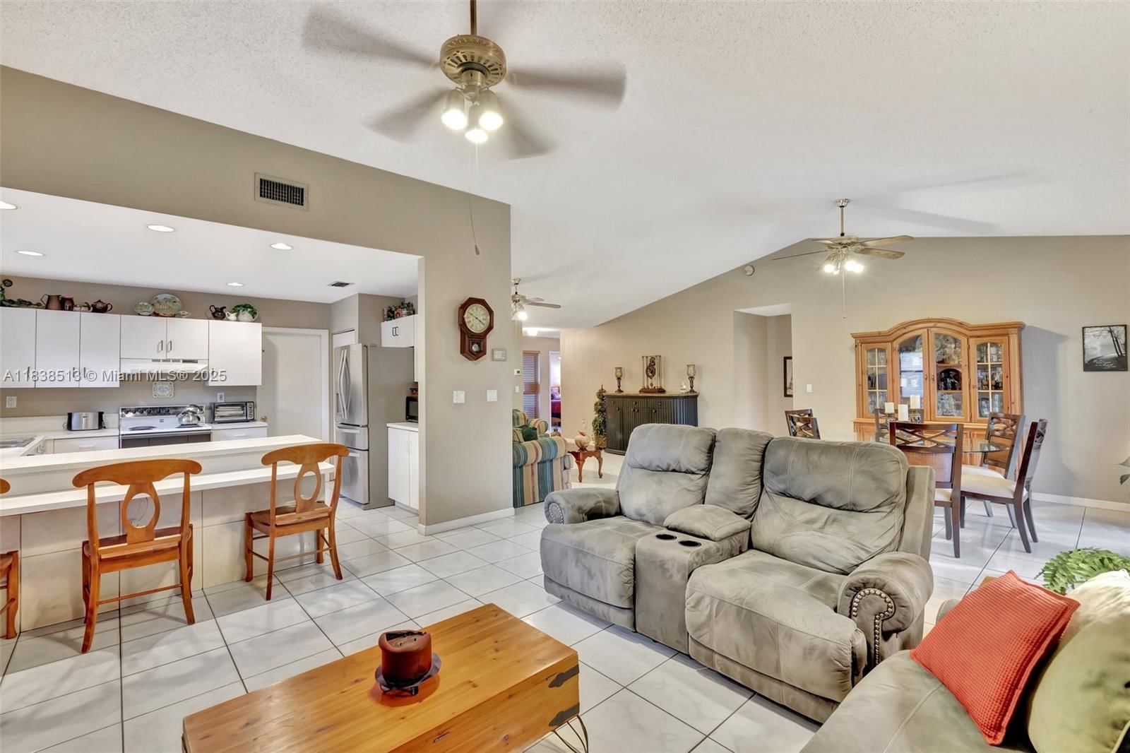 Real estate property located at 5911 Epsom Ln, Broward, Hawkes Bluff, Davie, FL