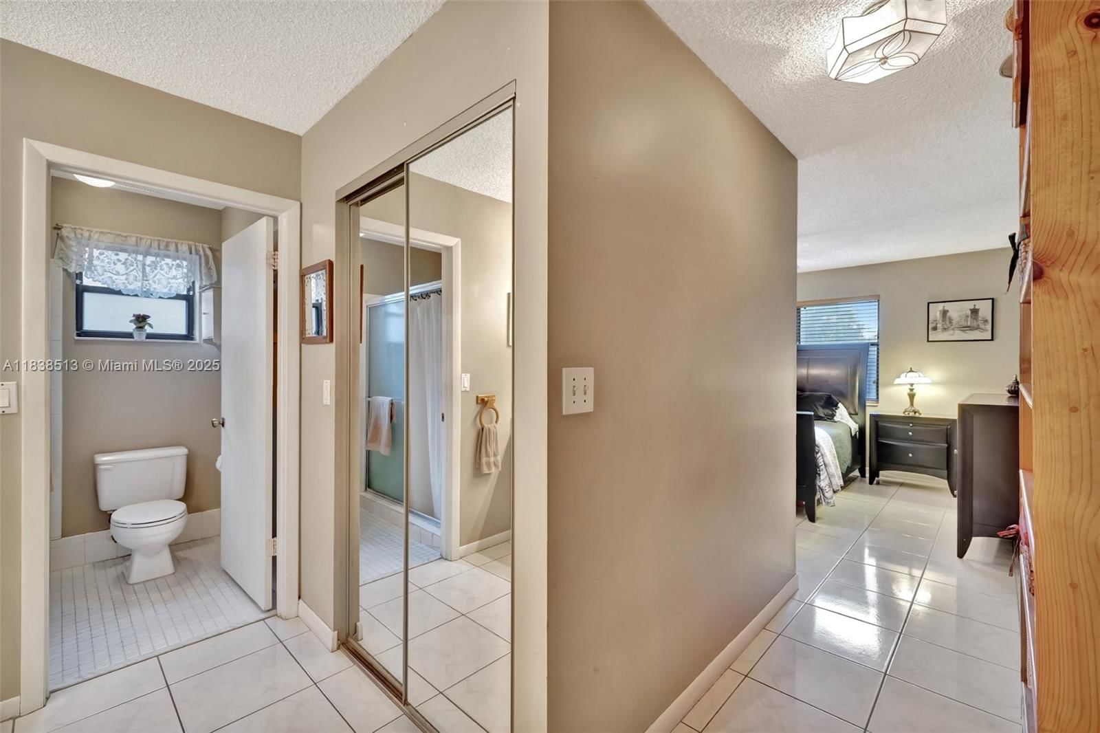 Real estate property located at 5911 Epsom Ln, Broward, Hawkes Bluff, Davie, FL
