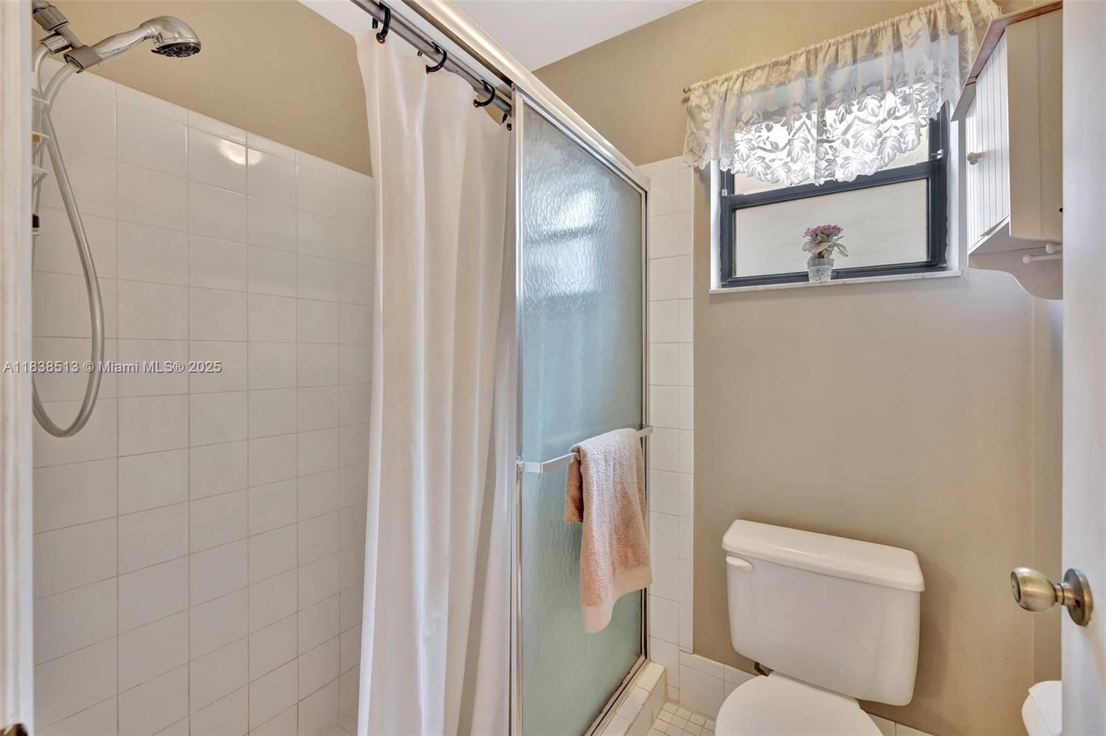 Real estate property located at 5911 Epsom Ln, Broward, Hawkes Bluff, Davie, FL