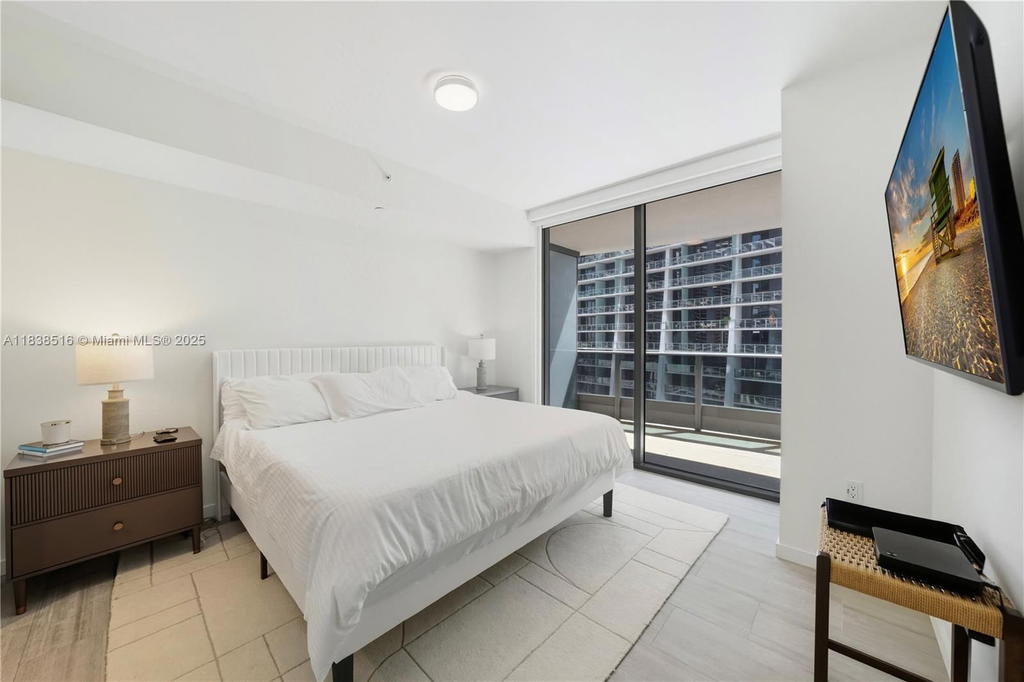 Real estate property located at 1000 Brickell Plz #2805, Miami-dade, Brickell Flatiron Condo, Miami, FL