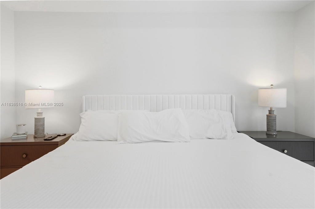 Real estate property located at 1000 Brickell Plz #2805, Miami-dade, Brickell Flatiron Condo, Miami, FL