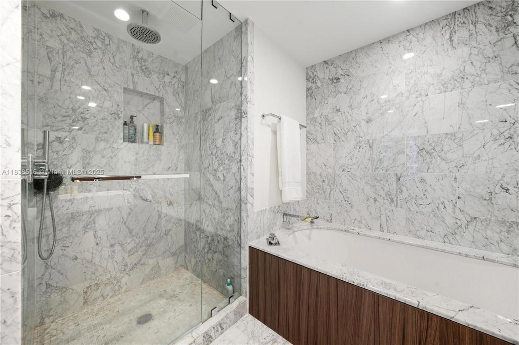 Real estate property located at 1000 Brickell Plz #2805, Miami-dade, Brickell Flatiron Condo, Miami, FL