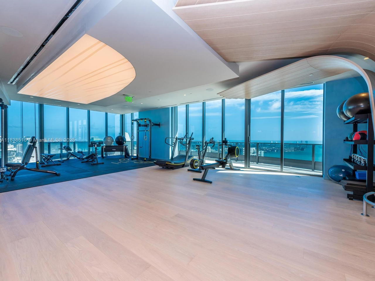 Real estate property located at 1000 Brickell Plz #2805, Miami-dade, Brickell Flatiron Condo, Miami, FL
