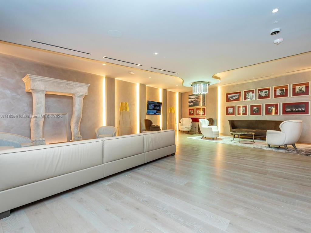 Real estate property located at 1000 Brickell Plz #2805, Miami-dade, Brickell Flatiron Condo, Miami, FL