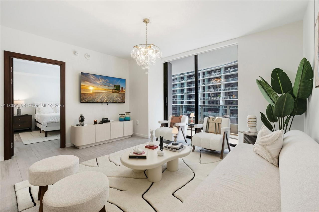 Real estate property located at 1000 Brickell Plz #2805, Miami-dade, Brickell Flatiron Condo, Miami, FL