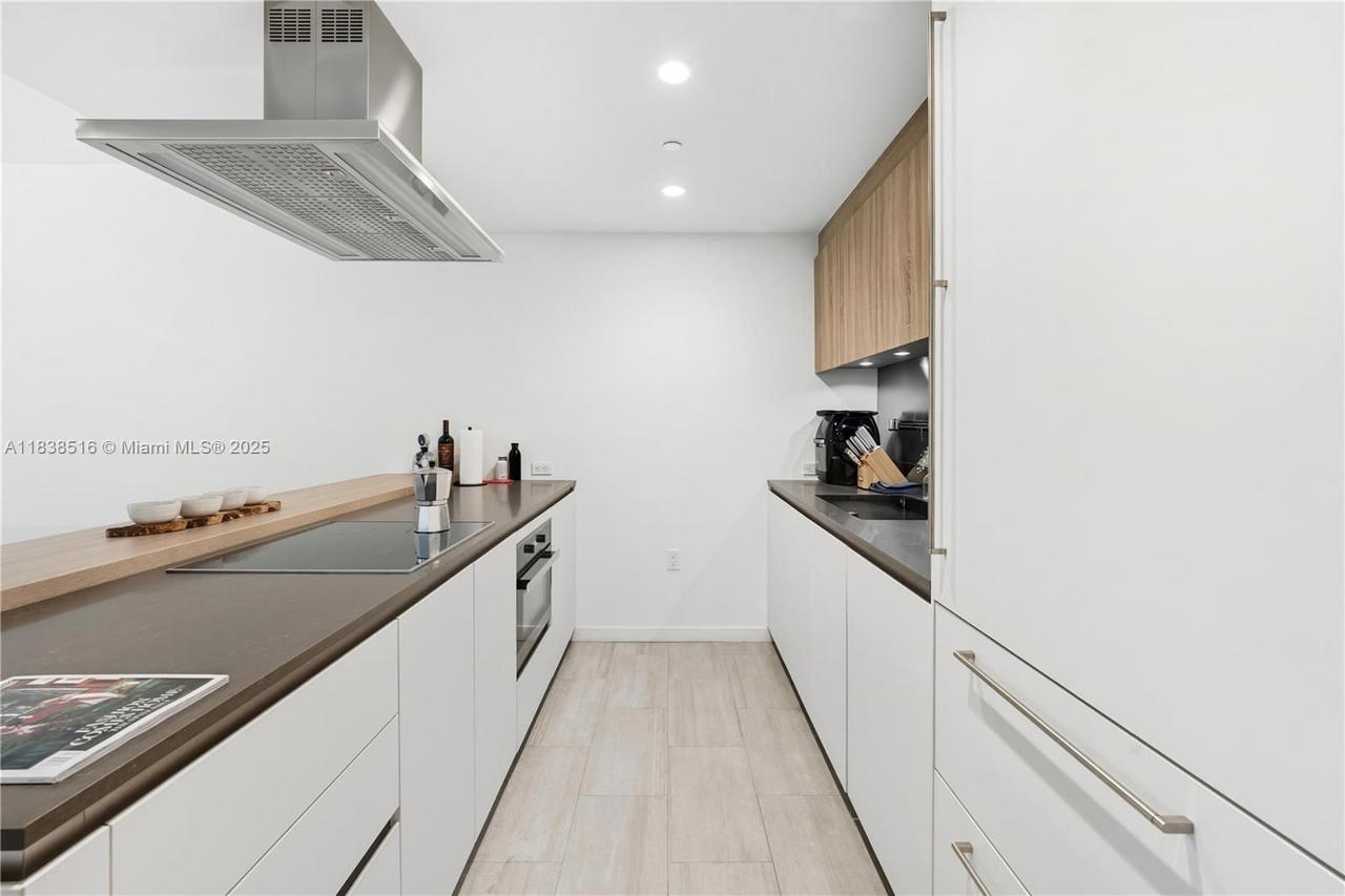 Real estate property located at 1000 Brickell Plz #2805, Miami-dade, Brickell Flatiron Condo, Miami, FL