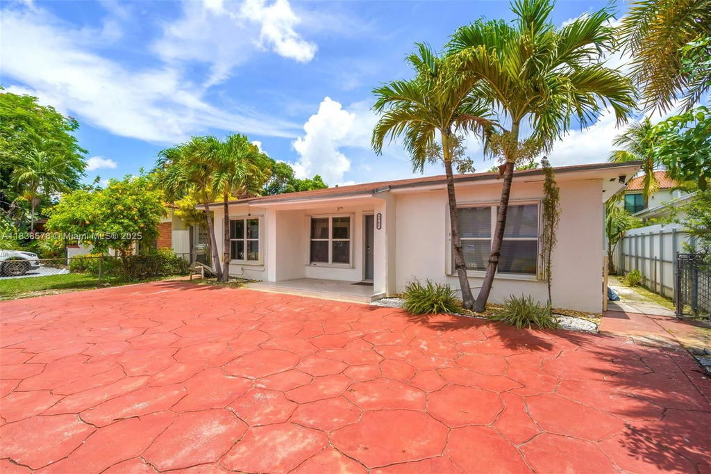 Real estate property located at 2761 33rd Ct, Miami-dade, Silver Bluff Gardens, Miami, FL