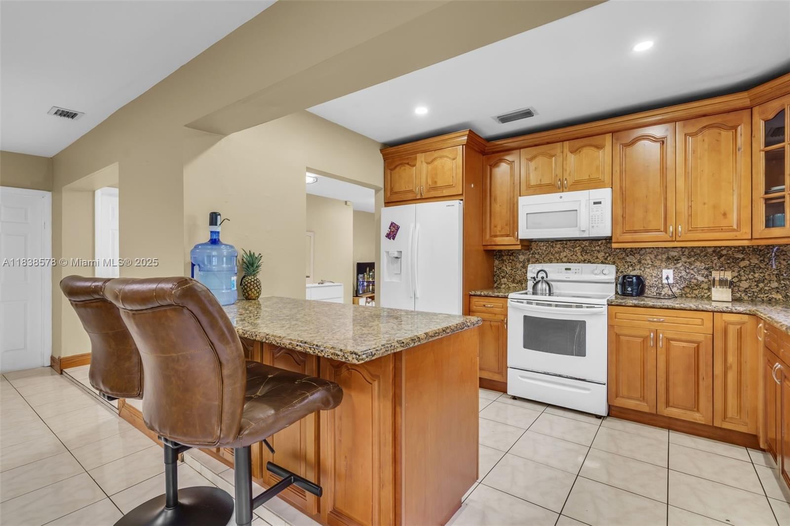 Real estate property located at 2761 33rd Ct, Miami-dade, Silver Bluff Gardens, Miami, FL