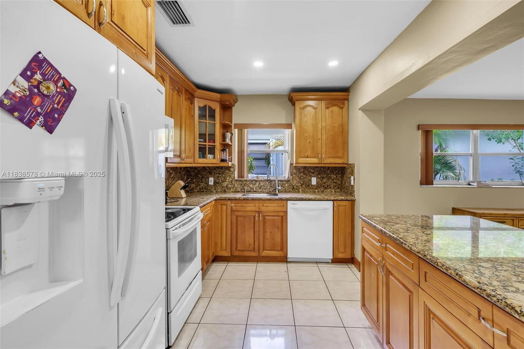 Real estate property located at 2761 33rd Ct, Miami-dade, Silver Bluff Gardens, Miami, FL