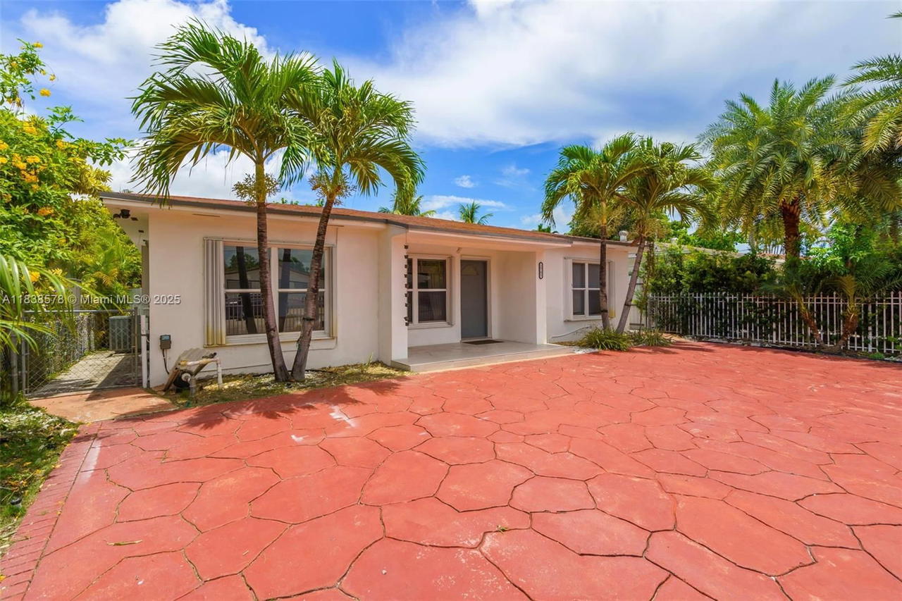 Real estate property located at 2761 33rd Ct, Miami-dade, Silver Bluff Gardens, Miami, FL