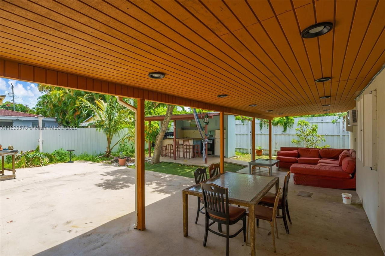 Real estate property located at 2761 33rd Ct, Miami-dade, Silver Bluff Gardens, Miami, FL