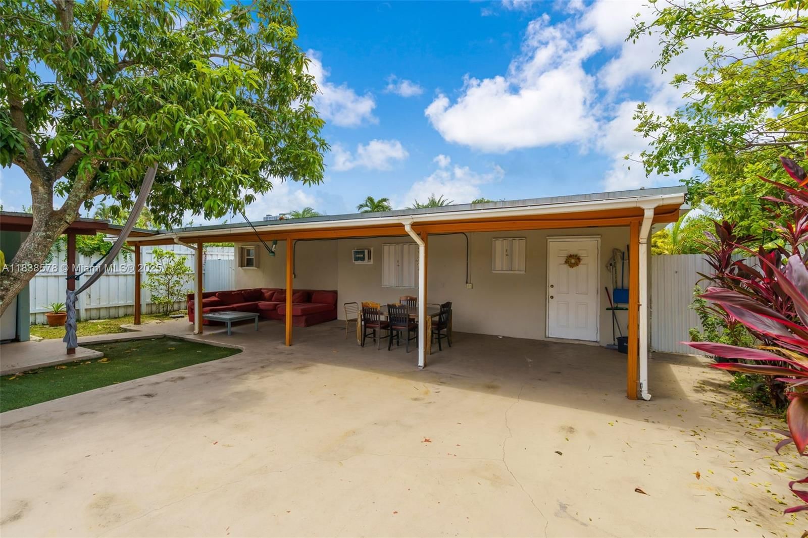 Real estate property located at 2761 33rd Ct, Miami-dade, Silver Bluff Gardens, Miami, FL