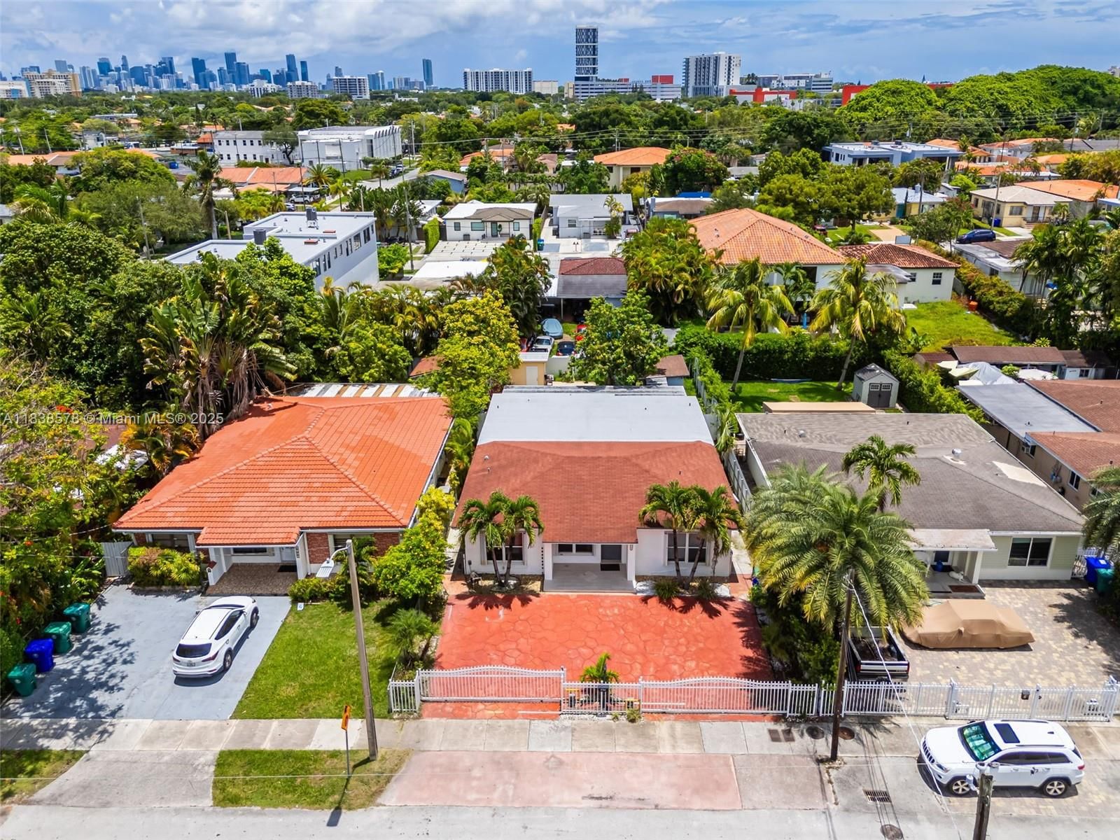 Real estate property located at 2761 33rd Ct, Miami-dade, Silver Bluff Gardens, Miami, FL