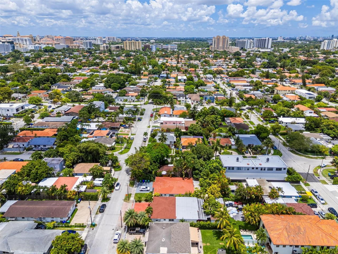 Real estate property located at 2761 33rd Ct, Miami-dade, Silver Bluff Gardens, Miami, FL