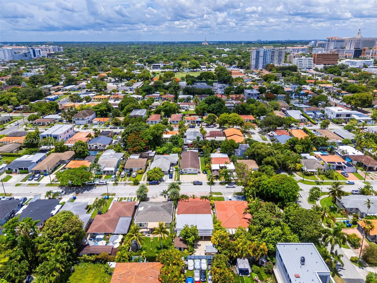 Real estate property located at 2761 33rd Ct, Miami-dade, Silver Bluff Gardens, Miami, FL