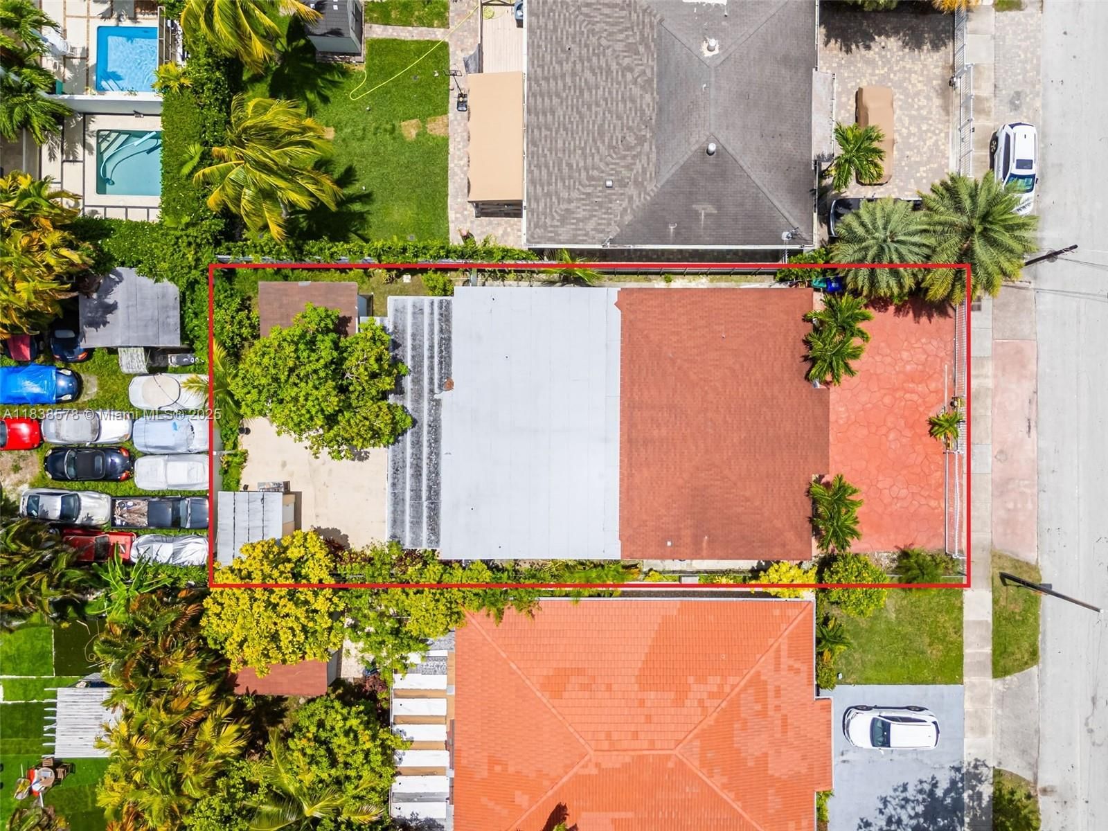 Real estate property located at 2761 33rd Ct, Miami-dade, Silver Bluff Gardens, Miami, FL