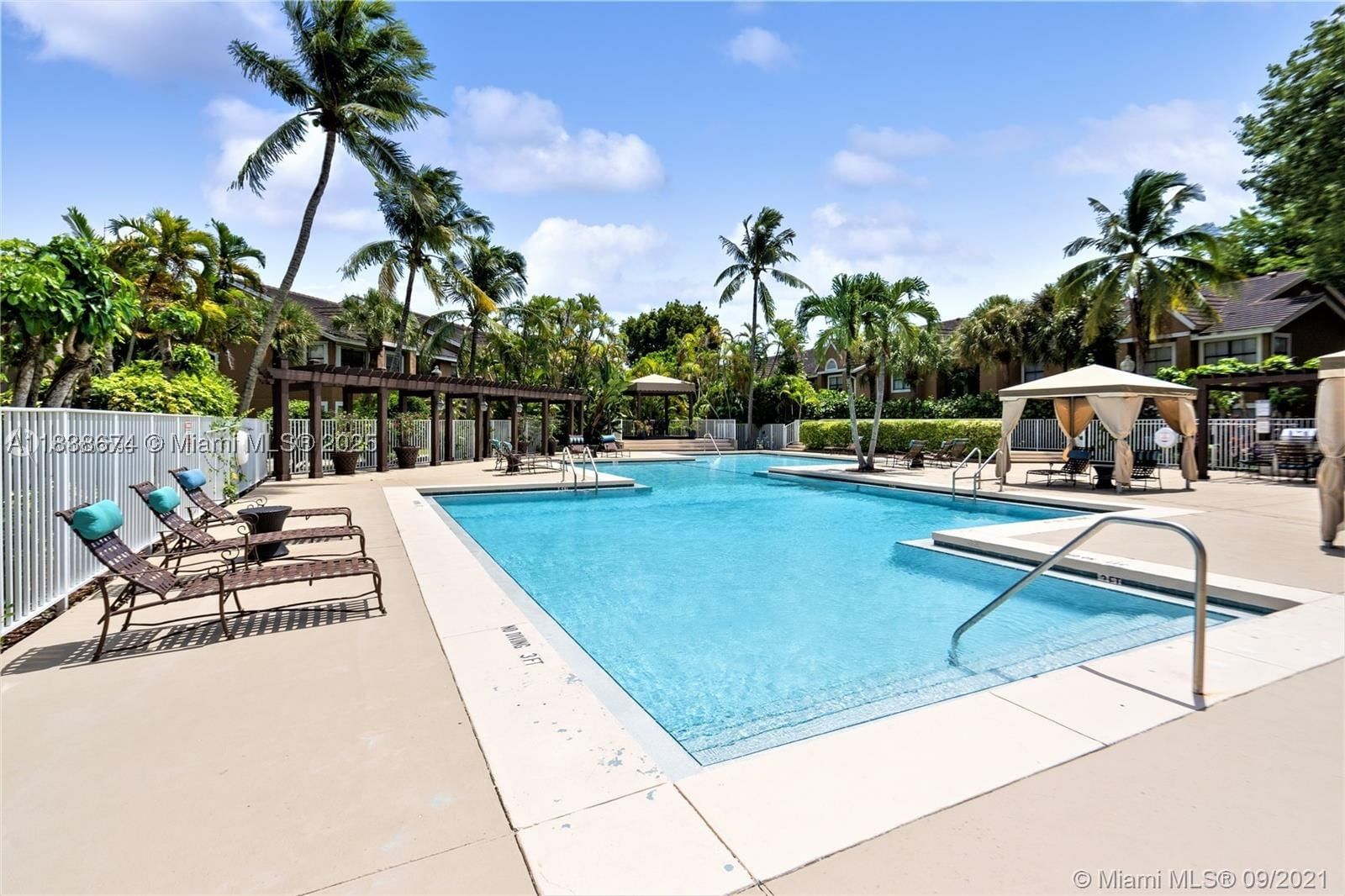 Real estate property located at 10670 156th Pl #304, Miami-dade, Vista Lago At The Hammock, Miami, FL