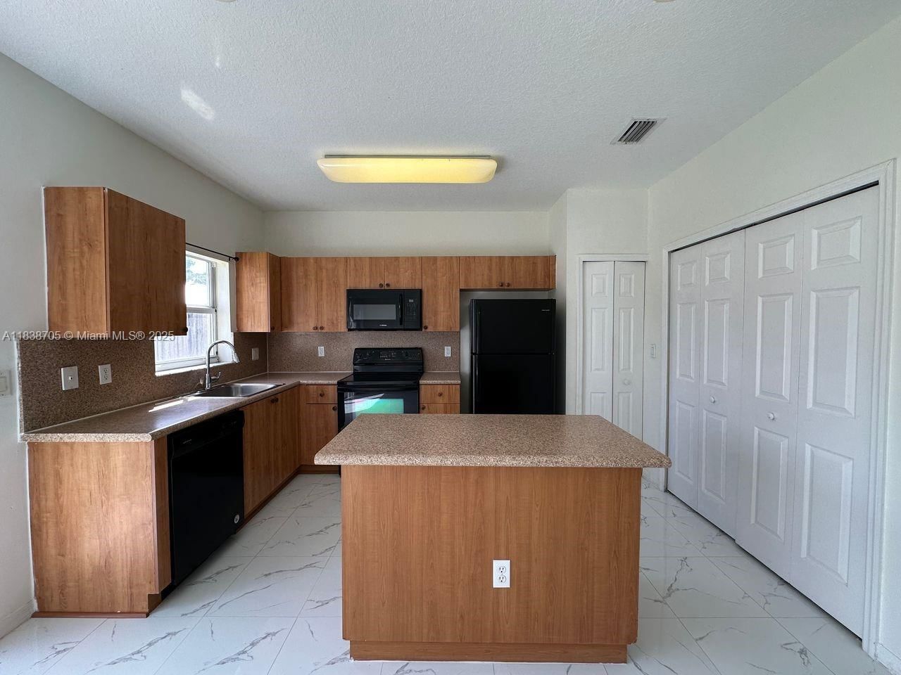 Real estate property located at 2920 15thTer, Miami-dade, Venetia Grove, Homestead, FL