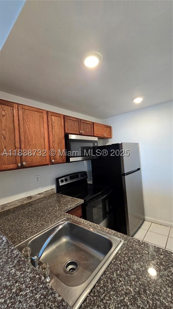 Real estate property located at 498 165th St Rd D-407, Miami-dade, Montecarlo Condo, Miami, FL