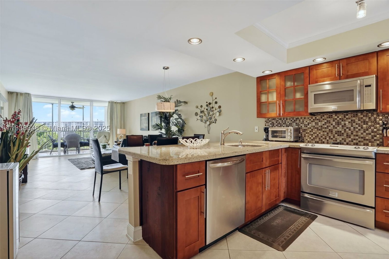 Real estate property located at 2901 Palm Aire Dr #608, Broward, No 31 Palm-aire Country C, Pompano Beach, FL