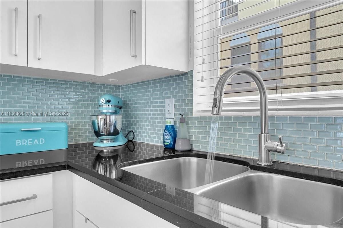 Real estate property located at 952 Hollywood Blvd, Broward, Hollywood Lakes Section, Hollywood, FL