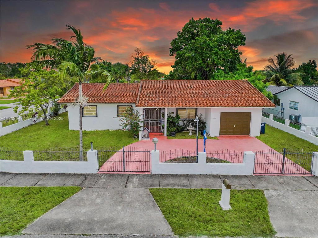 Real estate property located at 3005 108th Ct, Miami-dade, Ance Sub, Miami, FL