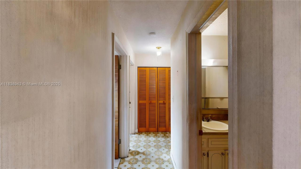Real estate property located at 3005 108th Ct, Miami-dade, Ance Sub, Miami, FL