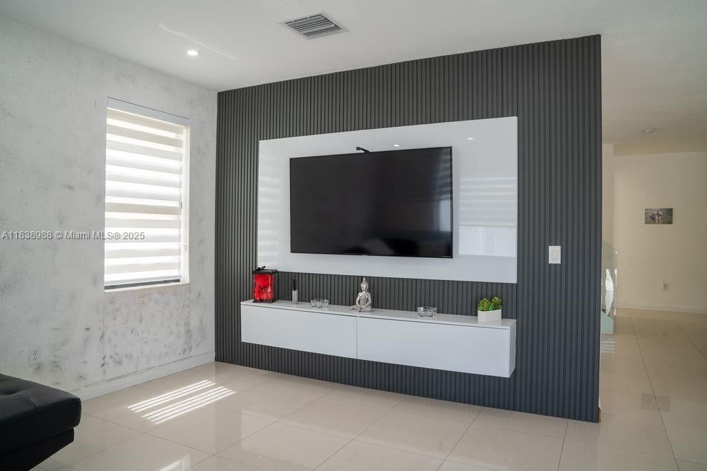 Real estate property located at , Miami-dade, Bellagio, Hialeah, FL