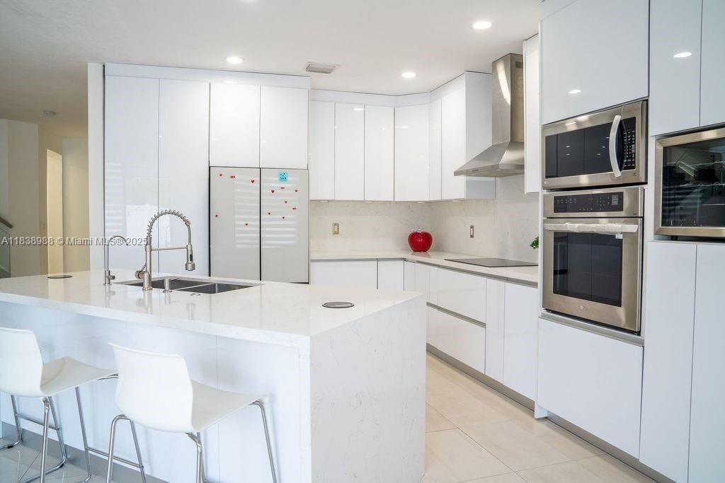 Real estate property located at , Miami-dade, Bellagio, Hialeah, FL