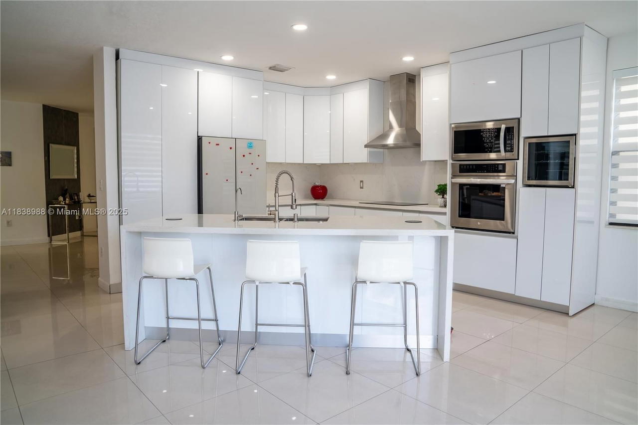 Real estate property located at , Miami-dade, Bellagio, Hialeah, FL