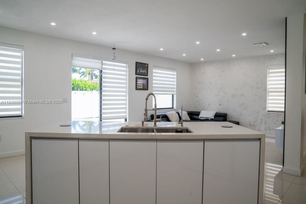 Real estate property located at , Miami-dade, Bellagio, Hialeah, FL