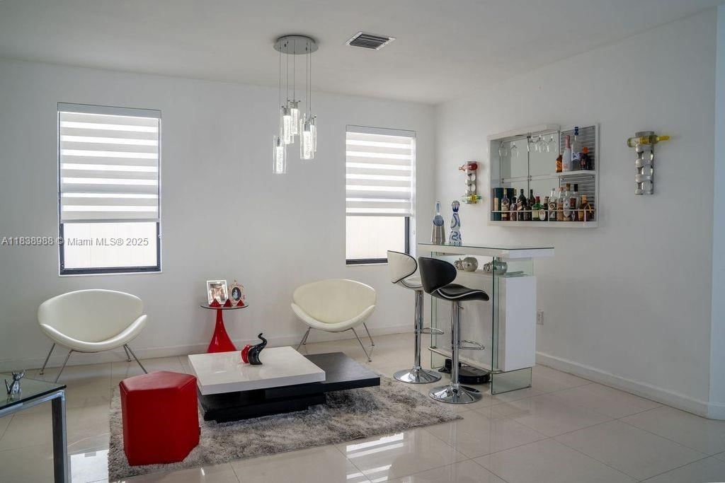 Real estate property located at , Miami-dade, Bellagio, Hialeah, FL