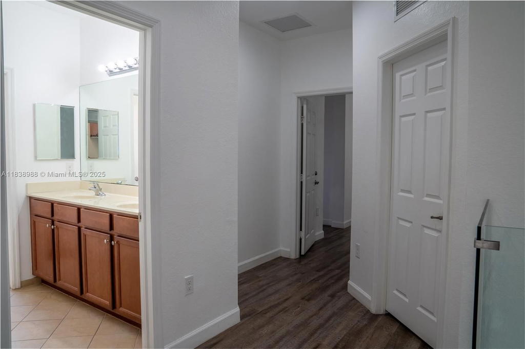 Real estate property located at , Miami-dade, Bellagio, Hialeah, FL