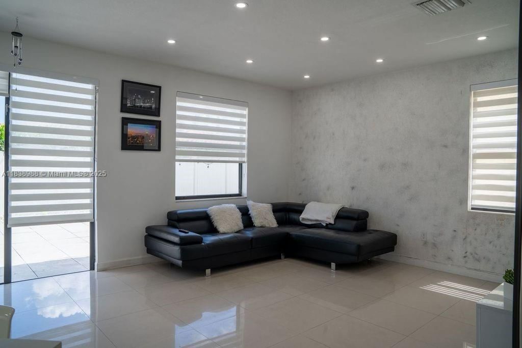 Real estate property located at , Miami-dade, Bellagio, Hialeah, FL