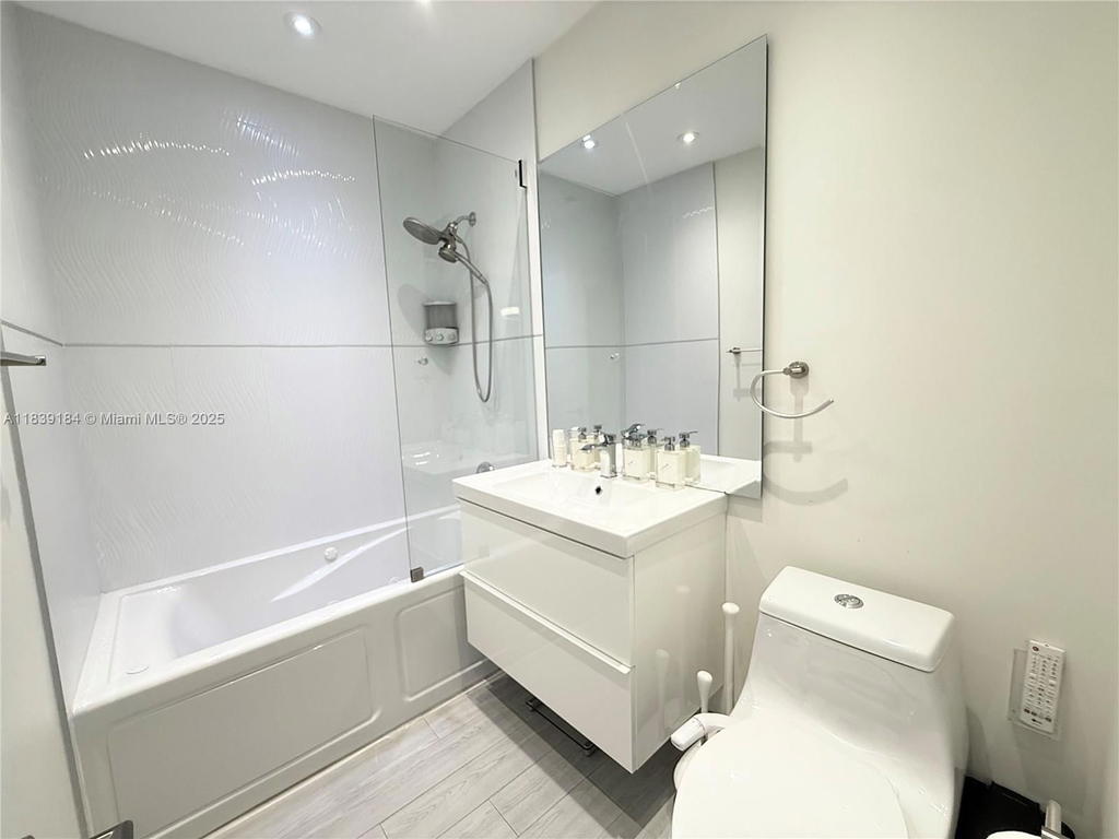 Real estate property located at 1620 68th Ter, Broward, Boulevard Heights Sec 4, Hollywood, FL