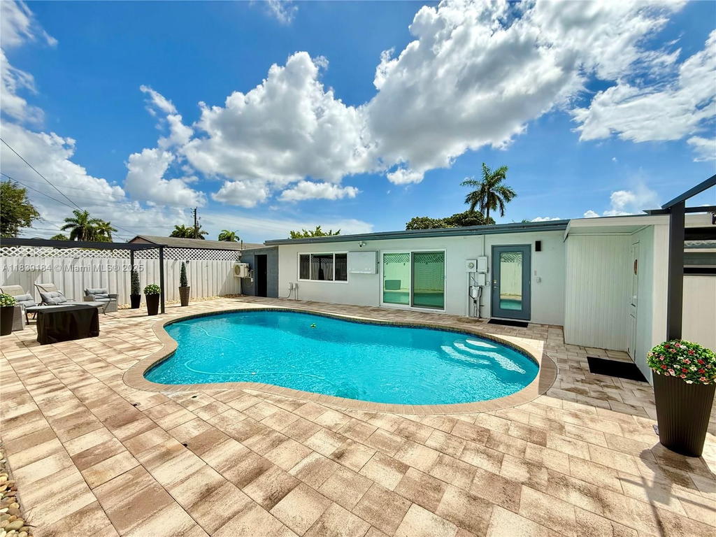 Real estate property located at 1620 68th Ter, Broward, Boulevard Heights Sec 4, Hollywood, FL
