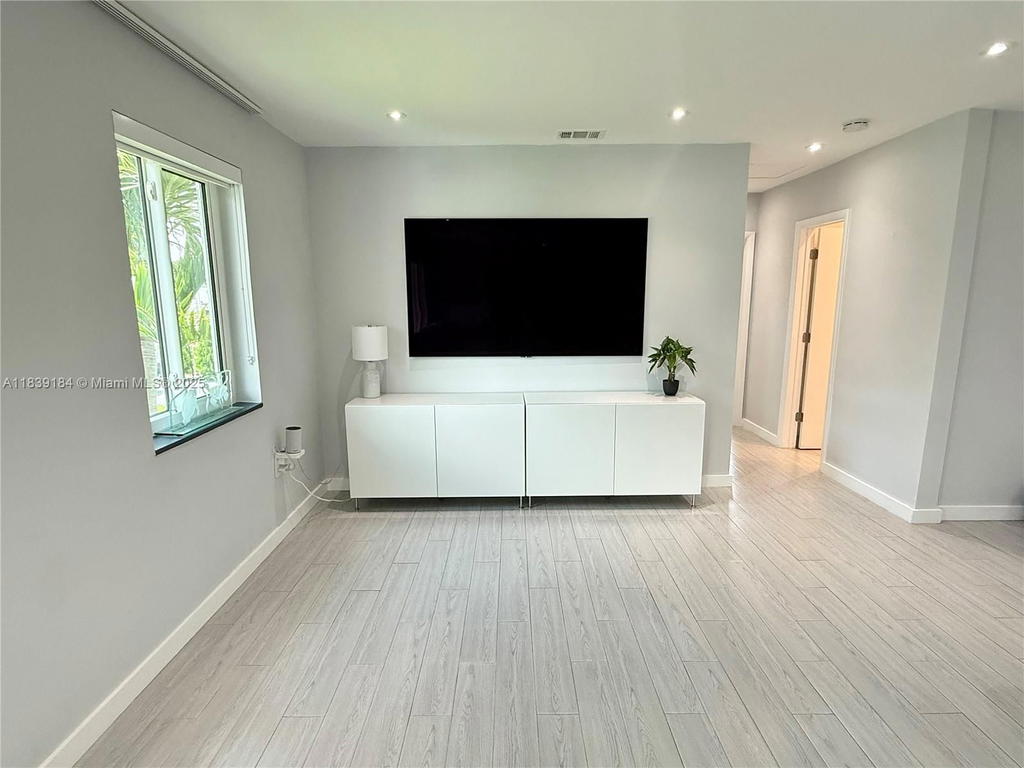 Real estate property located at 1620 68th Ter, Broward, Boulevard Heights Sec 4, Hollywood, FL