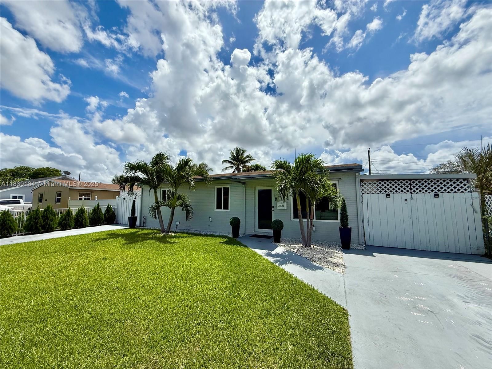 Real estate property located at 1620 68th Ter, Broward, Boulevard Heights Sec 4, Hollywood, FL
