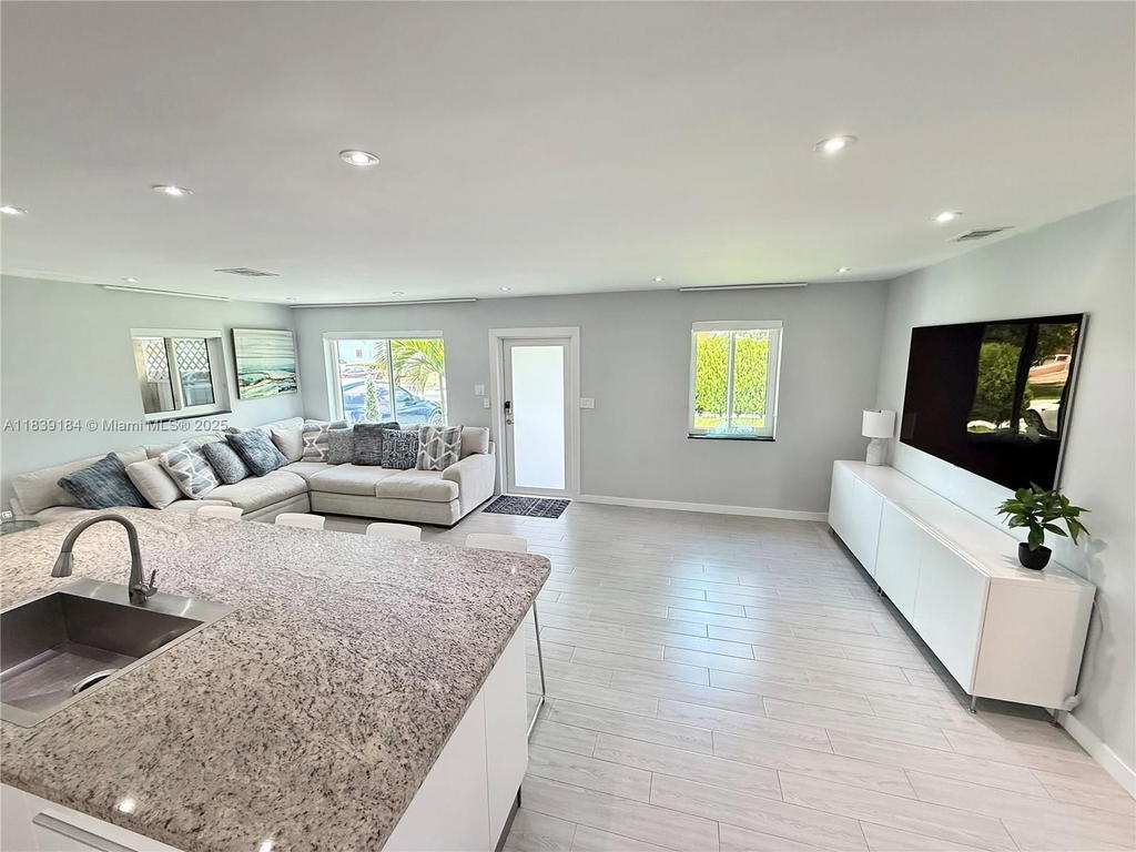 Real estate property located at 1620 68th Ter, Broward, Boulevard Heights Sec 4, Hollywood, FL