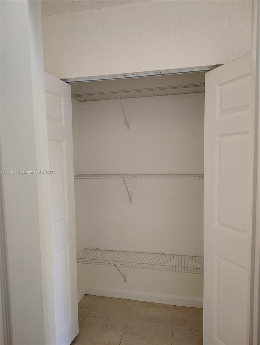 Real estate property located at 2401 Riverside Dr #203-B, Broward, Coral Springs Tower Club, Coral Springs, FL