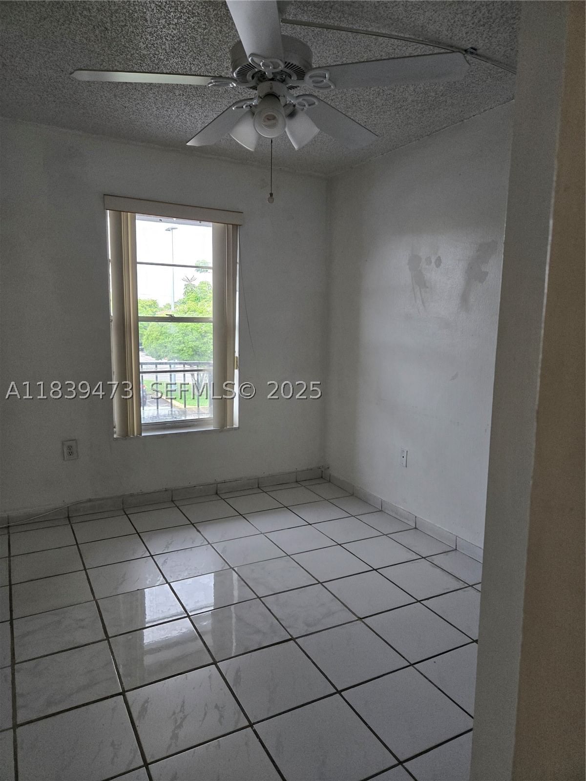 Real estate property located at 5755 20 Ave #206, Miami-dade, Westland Gardens, Hialeah, FL
