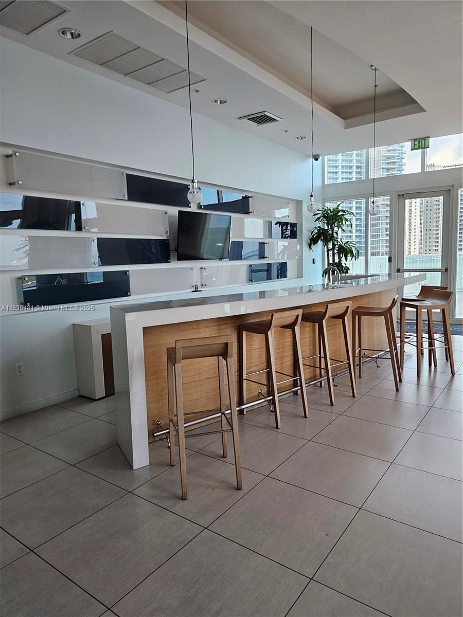 Real estate property located at 1900 Bayshore Dr #1803, Miami-dade, Quantum On The Bay Condo, Miami, FL