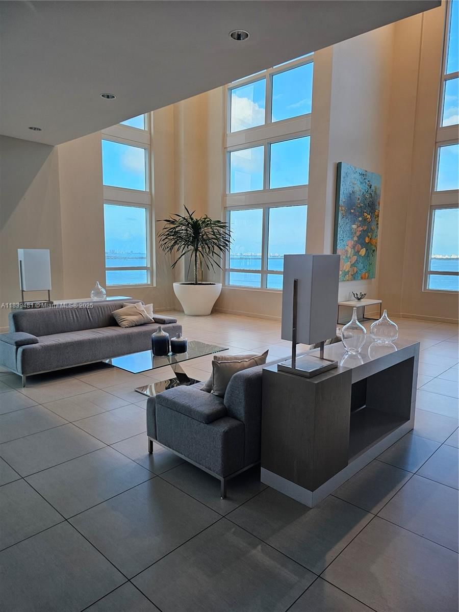 Real estate property located at 1900 Bayshore Dr #1803, Miami-dade, Quantum On The Bay Condo, Miami, FL